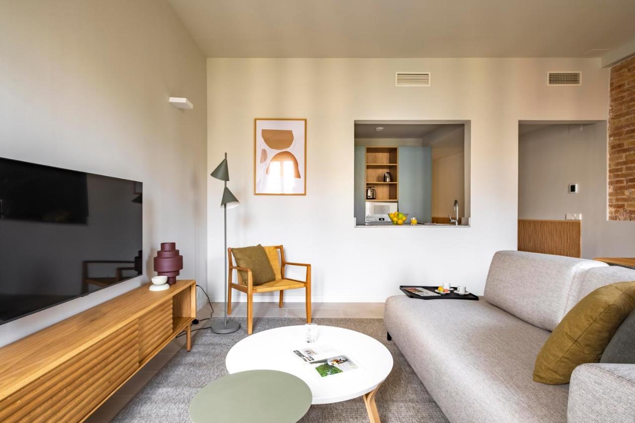 ברצלונה Aspasios Garden Apartments מראה חיצוני תמונה