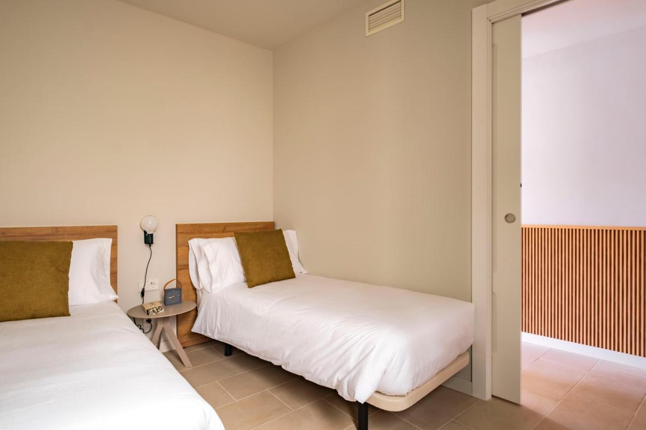 ברצלונה Aspasios Garden Apartments מראה חיצוני תמונה